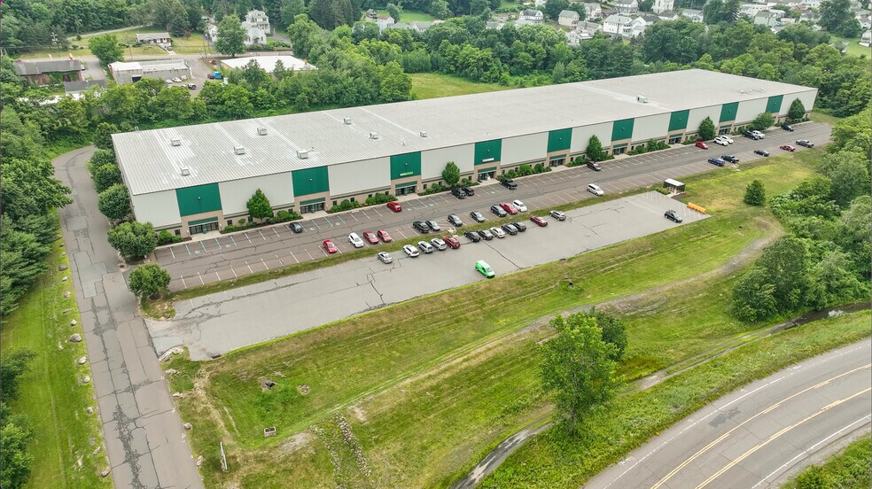 More Photos Of 1110 Hanover St, Wilkes-Barre Light Distribution For Lease