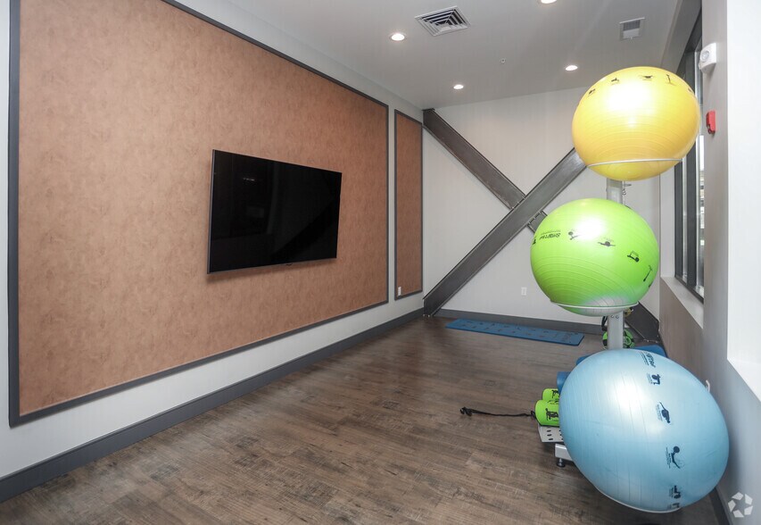 More Photos Of 11671 Maple St, Fishers Apartments For Lease