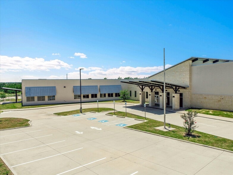 More Photos Of 700 Stadium Dr, Georgetown Schools For Sale