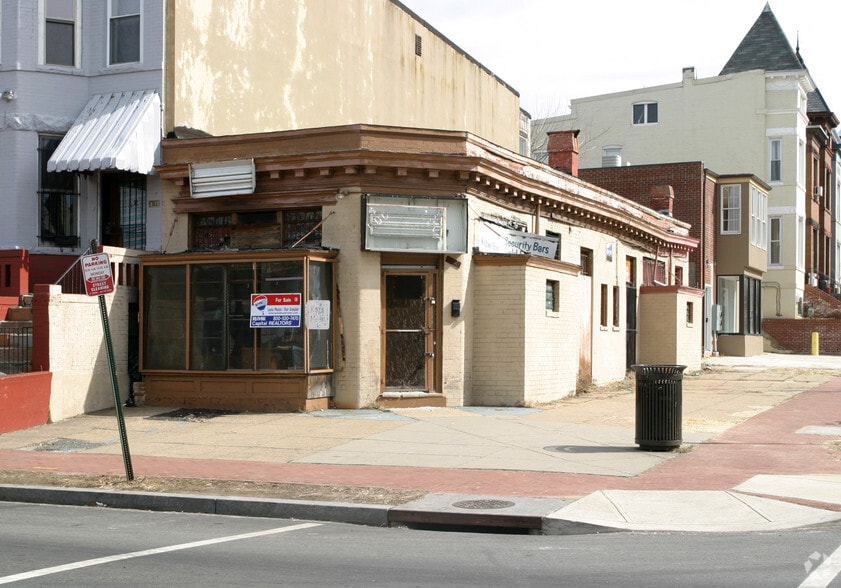 More Photos Of 1821 1st St NW, Washington Storefront For Lease