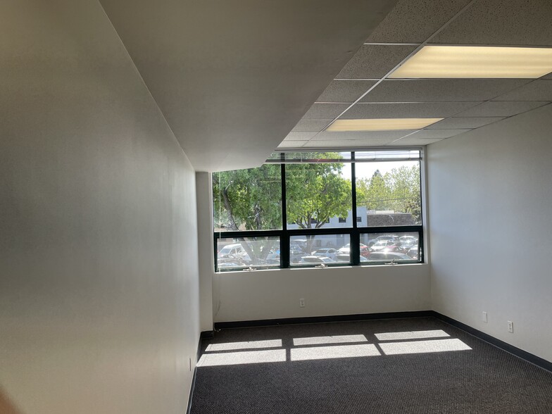 More Photos Of 657-659 Oak Grove Ave, Menlo Park Office For Lease