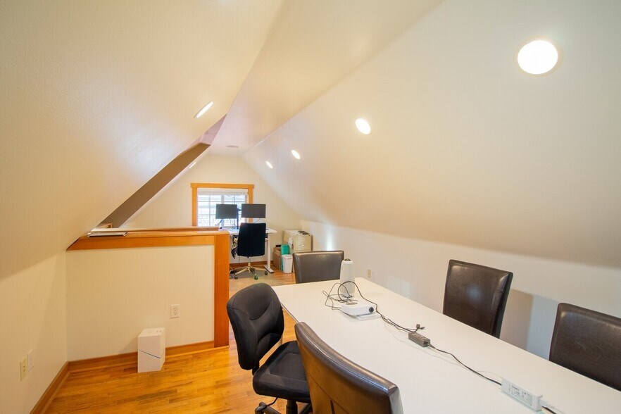 More Photos Of 120 N Line St, Moscow Office For Sale