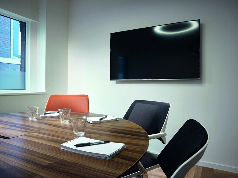 More Photos Of 7 Harp Ln, London Office For Lease