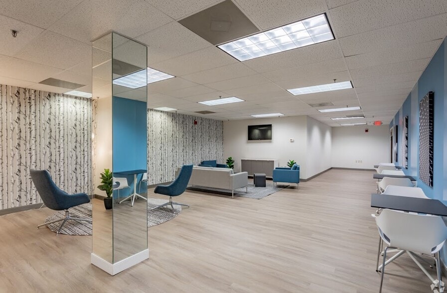 More Photos Of 2810 N Parham Rd, Richmond Medical For Lease