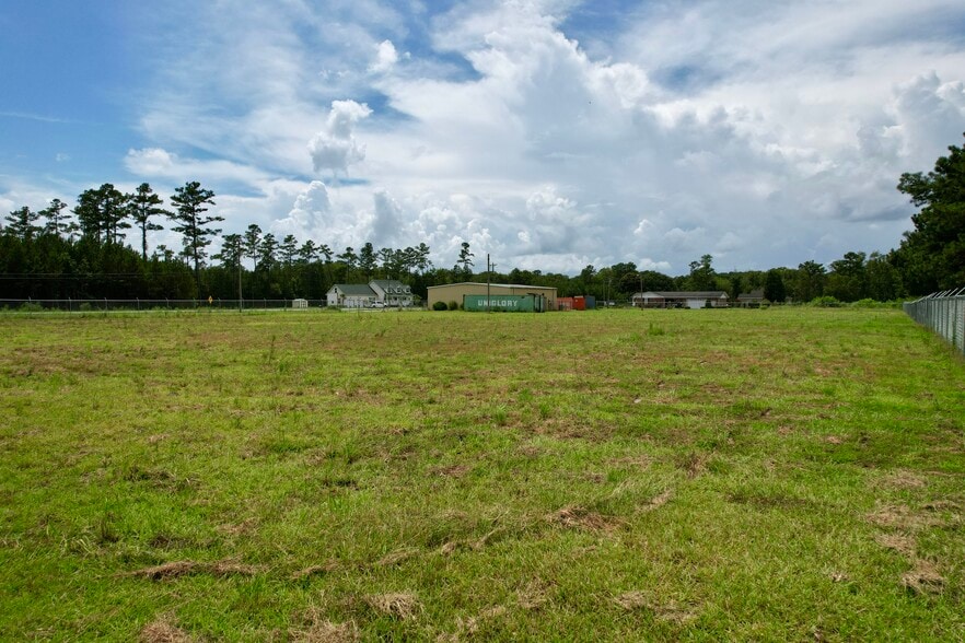 More Photos Of 7914 Browns Ferry Rd, Georgetown Light Distribution For Sale