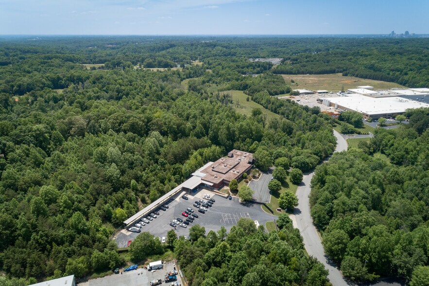 More Photos Of 3195 Centre Park Blvd, Winston-Salem Manufacturing For Sale