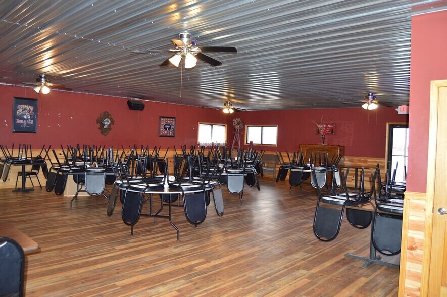 More Photos Of 119 N Lincoln St, Ransom Bar For Lease