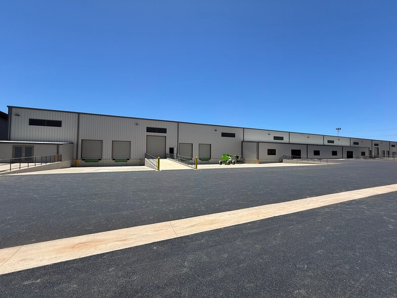 Primary Photo Of 91-209 Kuhela St, Kapolei Warehouse For Sale