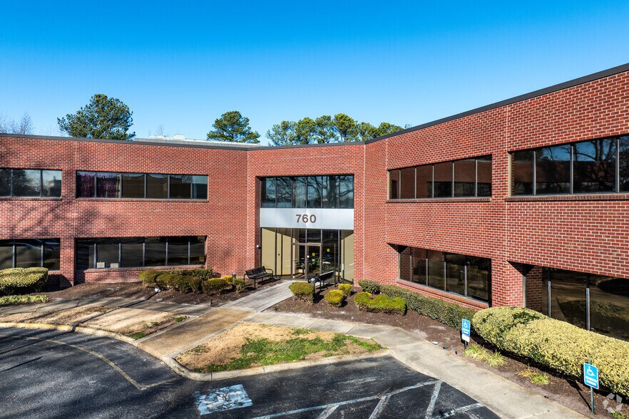 More Photos Of 760 Lynnhaven Pky, Virginia Beach Office For Lease