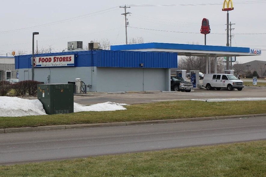 More Photos Of 2374 W Hill Rd, Flint Convenience Store For Sale