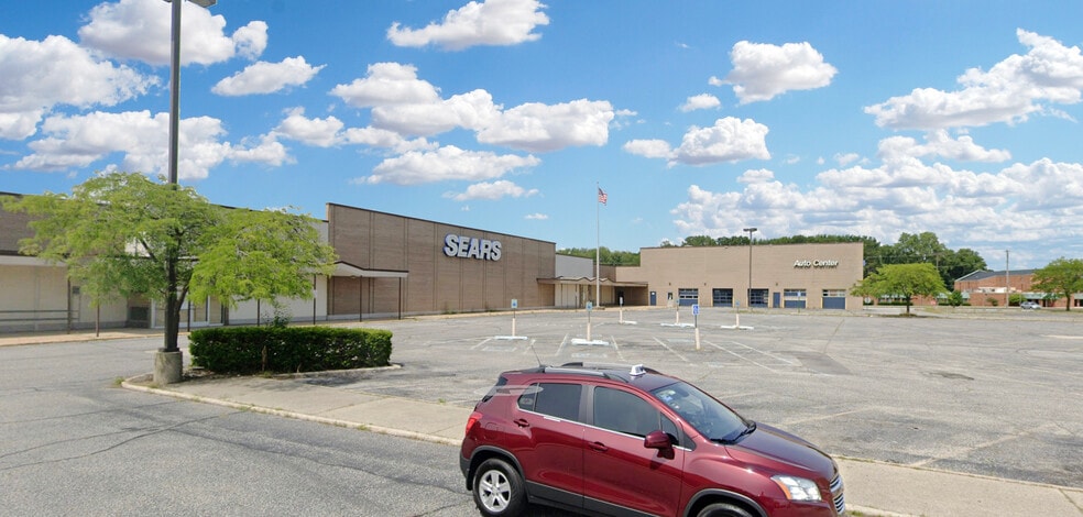 More Photos Of 3901 Franklin St, Michigan City Department Store For Sale