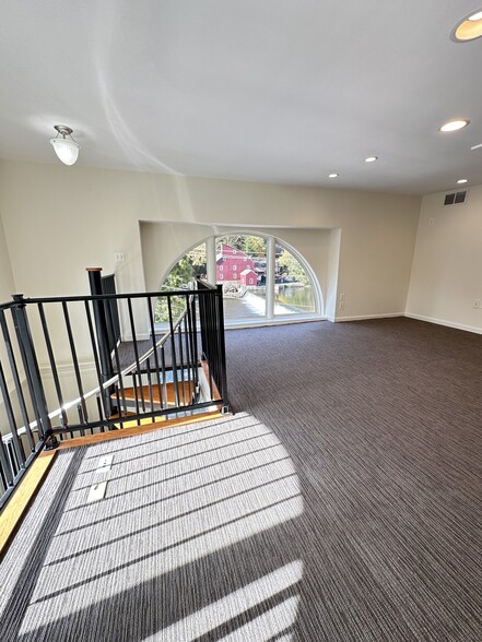 More Photos Of 44 Main St, Clinton Office For Lease