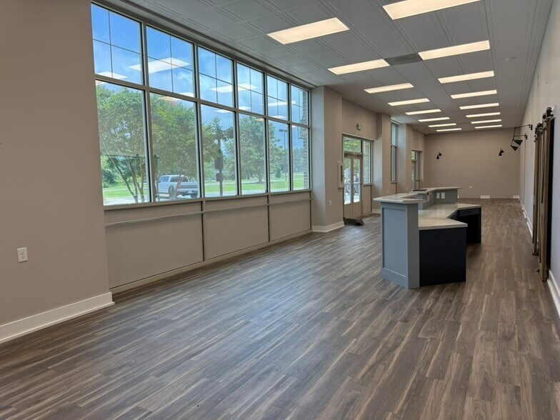 More Photos Of 141 Spruce Pine Way, King Healthcare For Lease