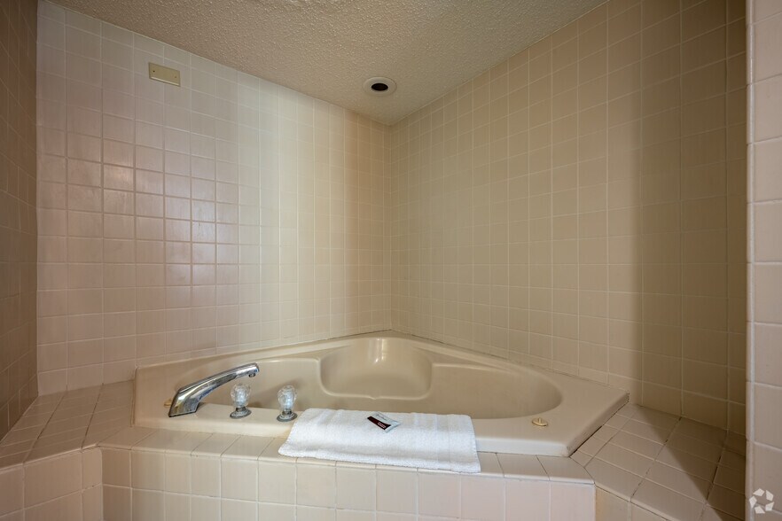 More Photos Of 101 Sky Harbour Dr, La Crosse Hotel For Sale