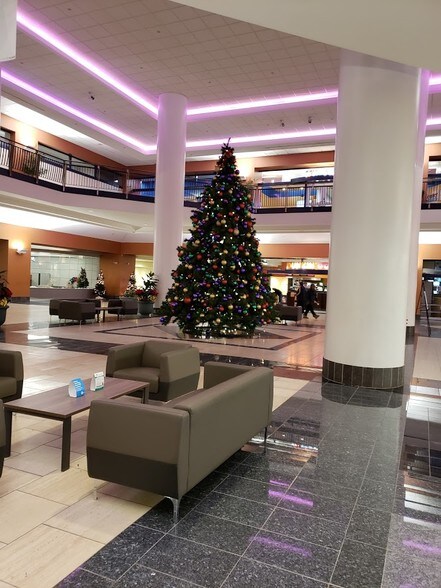 More Photos Of 1500 Main St, Springfield Medical For Lease