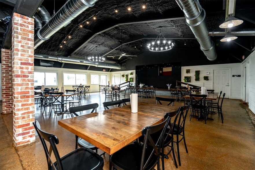 More Photos Of 3921 S Highway 287, Waxahachie Restaurant For Sale