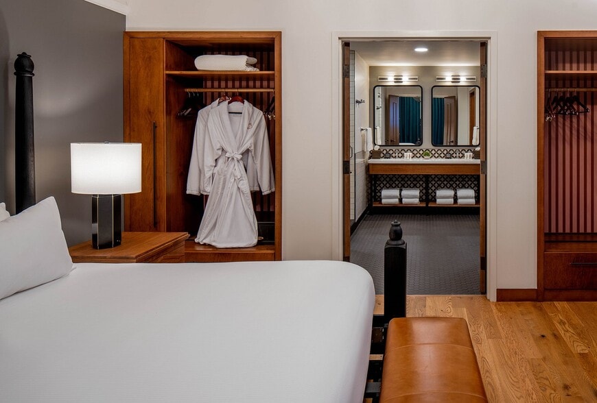 More Photos Of 1501 Washington Ave, Saint Louis Hotel For Sale