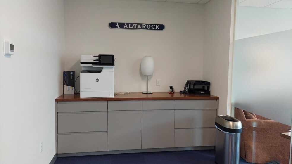 More Photos Of 500 Cummings Ctr, Beverly Office For Lease