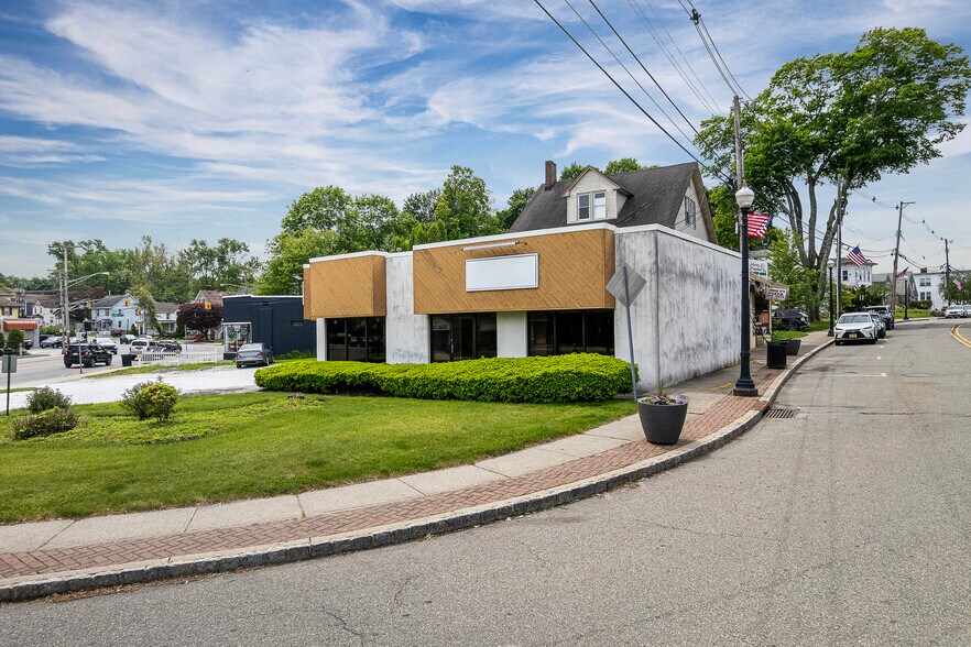 More Photos Of 2 Main St, Netcong Office For Sale