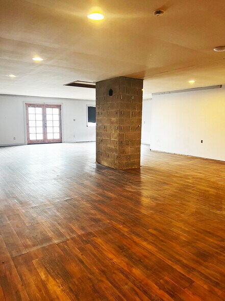 More Photos Of 124 Clinton St, Delaware City Storefront Retail Residential For Sale