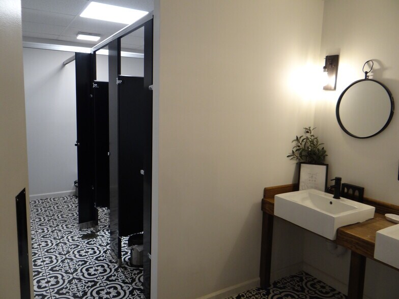 More Photos Of 354 W Meadow Rd, Eden General Retail For Sale