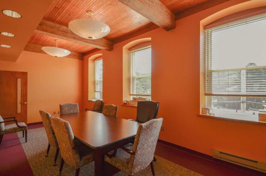 More Photos Of 22 S 2nd St, Emmaus Loft Creative Space For Lease
