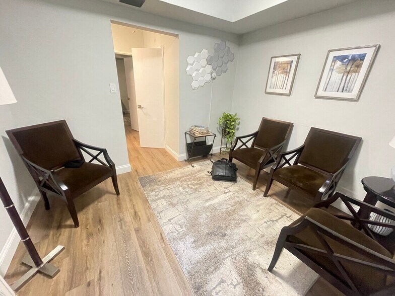 More Photos Of 11045 71st Rd, Forest Hills Apartments For Sale
