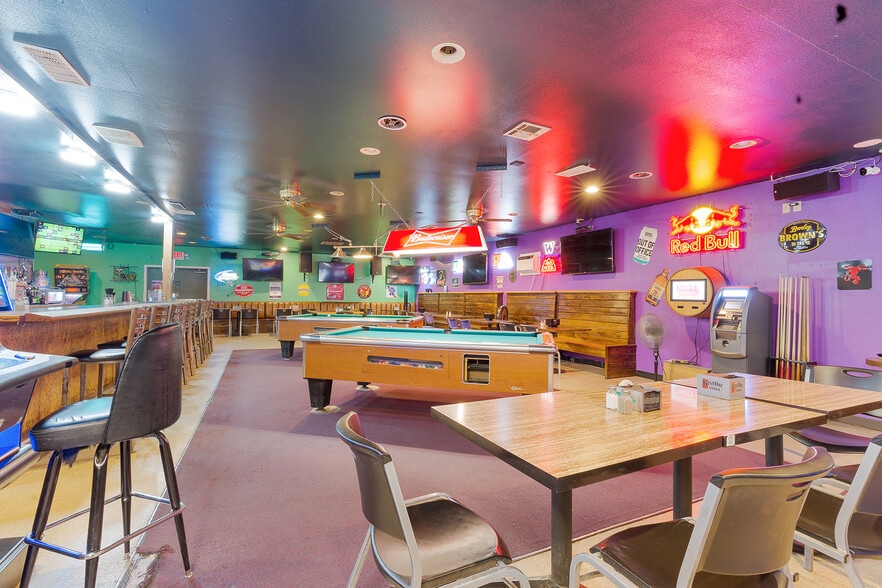 More Photos Of 335 E 3rd St, Lafayette Bar For Sale