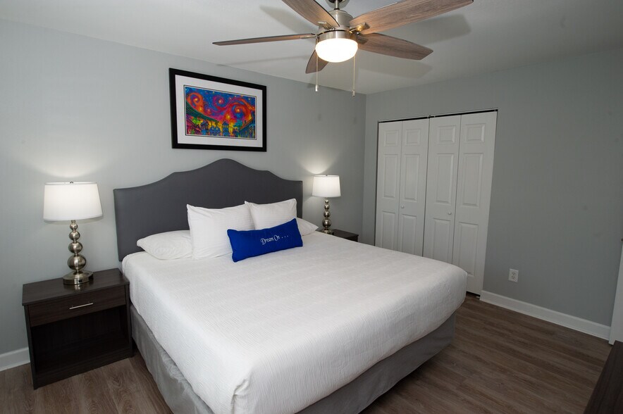 More Photos Of 519 Frenchmen St, New Orleans Hotel For Sale