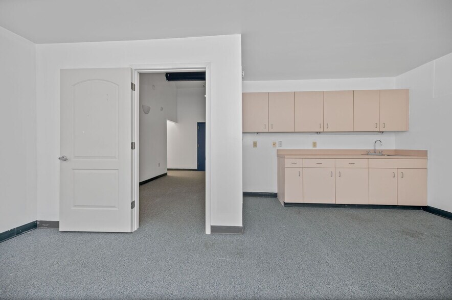 More Photos Of 4630 Pleasant Ave, Fairfield Medical For Lease