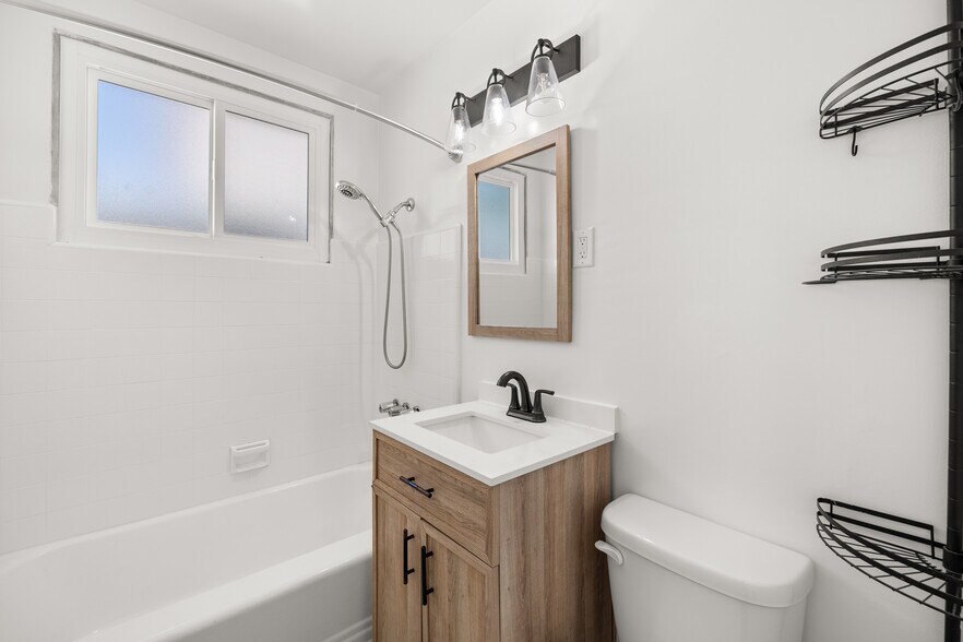 More Photos Of 2725 Obama Blvd, Los Angeles Multifamily For Sale