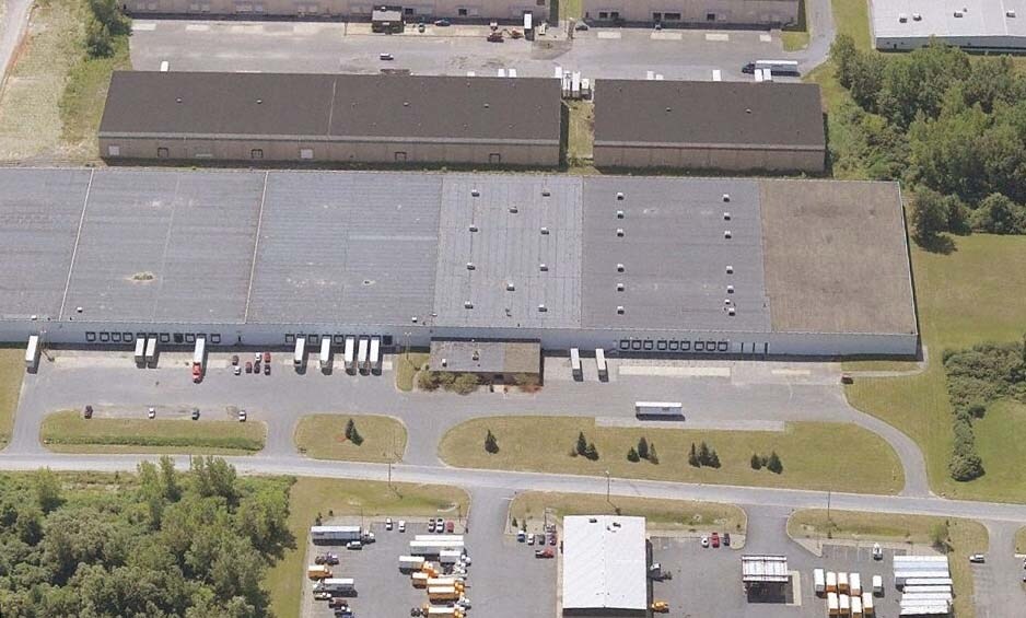 More Photos Of 4472 Steelway Blvd N, Liverpool Warehouse For Lease