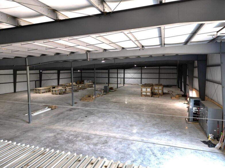 More Photos Of 420 Industrial Park Rd, Bangor Warehouse For Sale