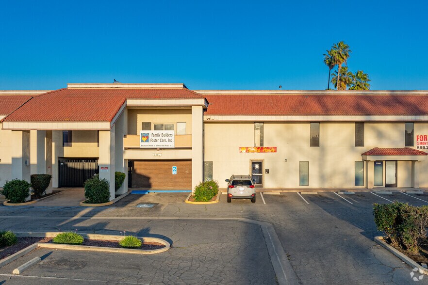 More Photos Of 3300 S Fairway St, Visalia Office For Lease