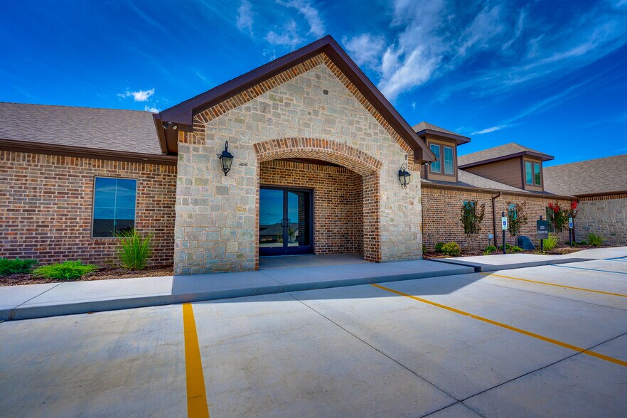 Primary Photo Of 710 Colony Dr, Ada Office For Lease