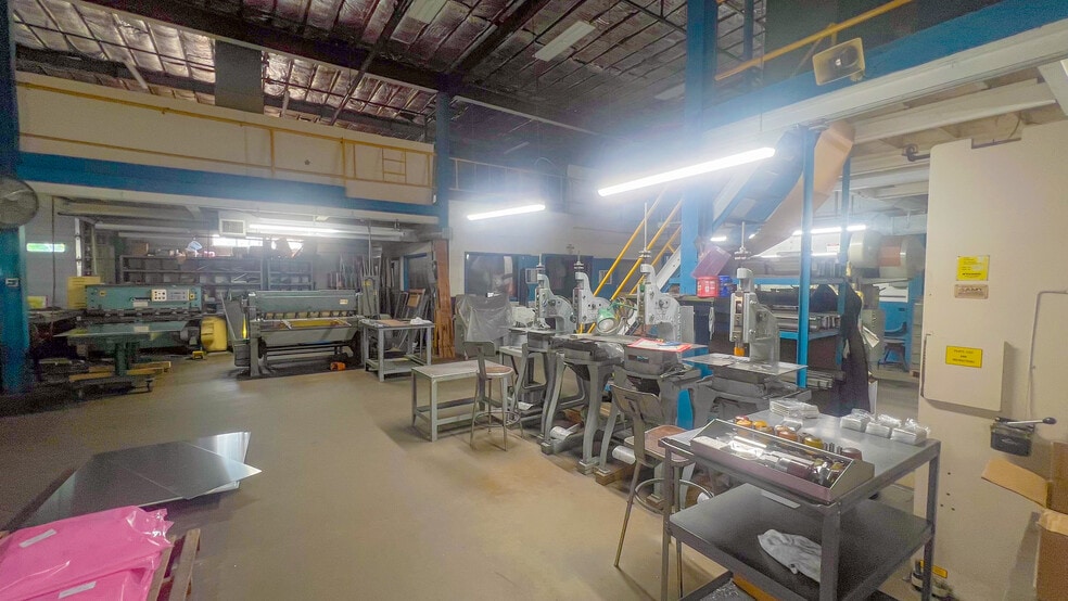 More Photos Of 450 S Fellowship Rd, Maple Shade Township Warehouse For Sale