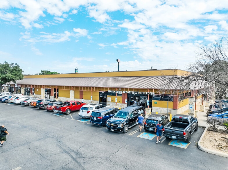 More Photos Of 8425 Bandera Rd, San Antonio General Retail For Sale