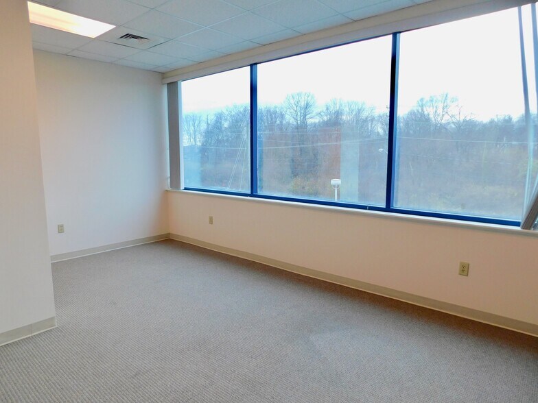 More Photos Of 1101 Opal Ct, Hagerstown Medical For Lease