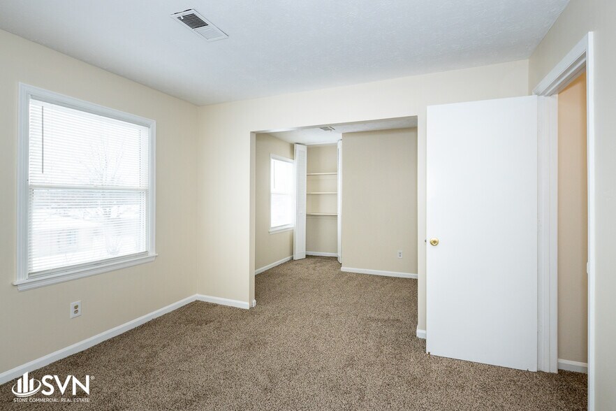 More Photos Of 150 N Northland Dr, Lexington Apartments For Sale