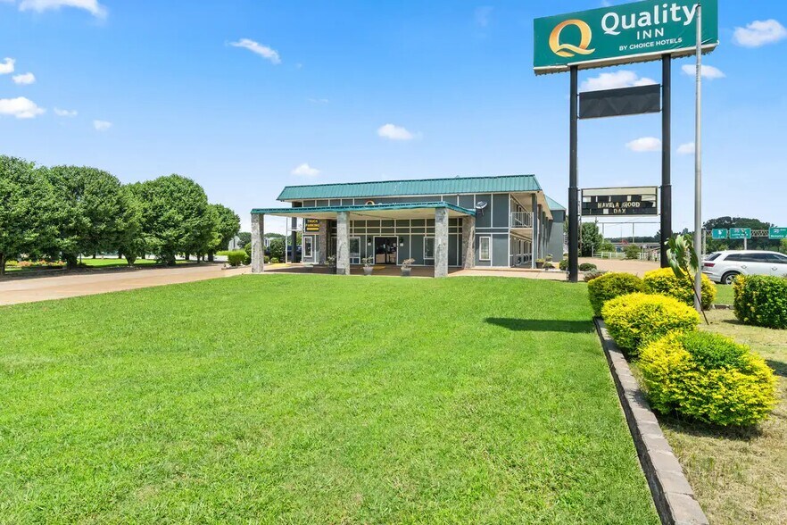 More Photos Of 2409 N Washington St, Forrest City Hotel For Sale