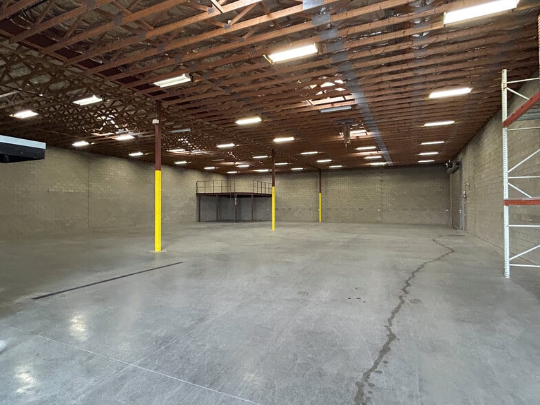 More Photos Of 1747 E 23rd St, Tucson Warehouse For Sale