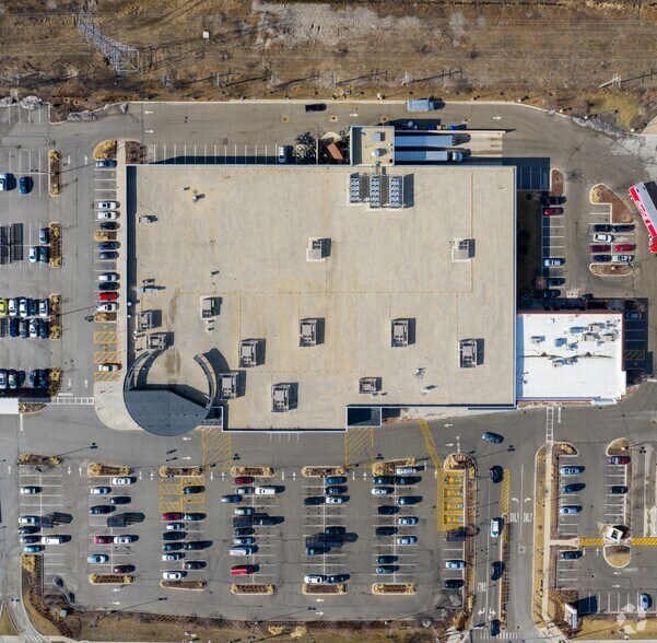 More Photos Of Skokie Blvd @ Dundee Roads, Northbrook Unknown For Lease