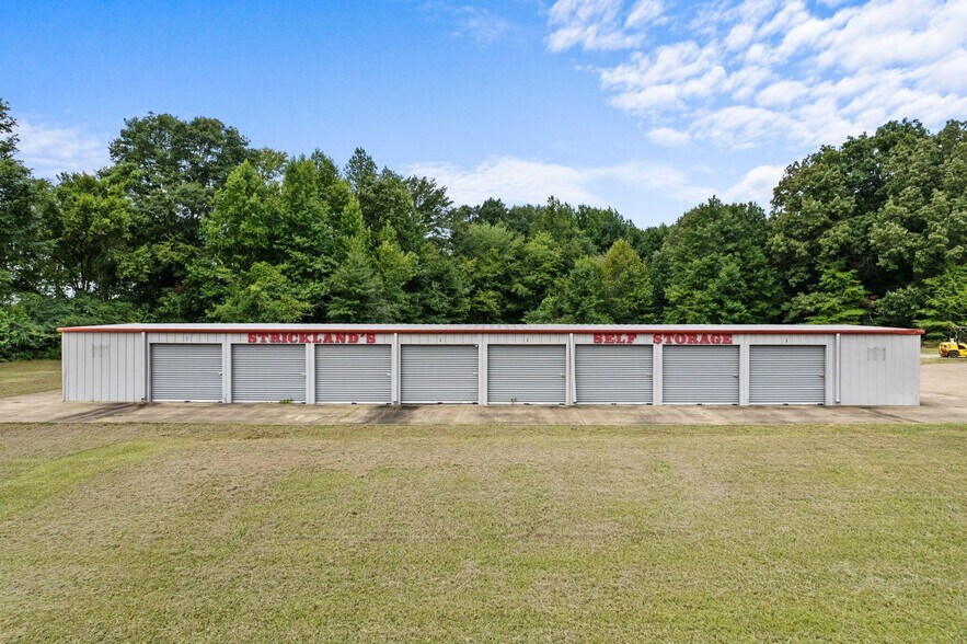 More Photos Of 504 S Harper Rd, Corinth Showroom For Sale