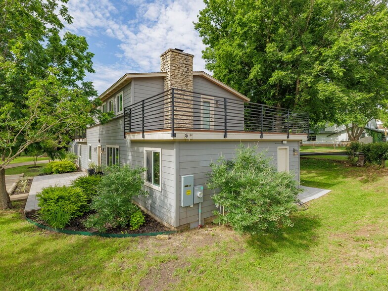 More Photos Of 1115 W Slaughter Ln, Austin Office Residential For Lease