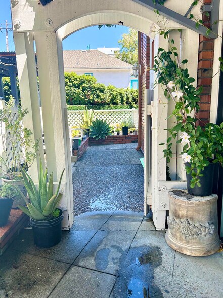 More Photos Of 11 G St, San Rafael General Retail For Sale