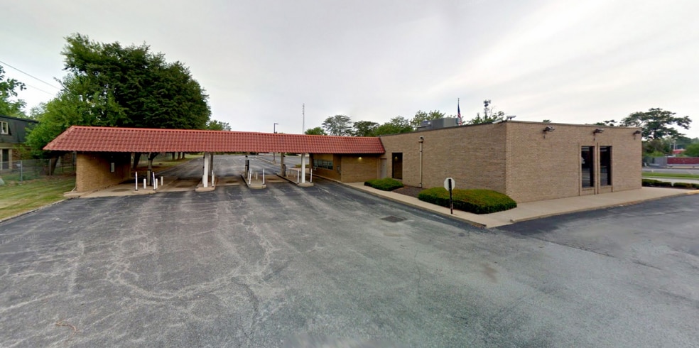 More Photos Of 1626 Pattern Dr, Saint Louis Bank For Sale