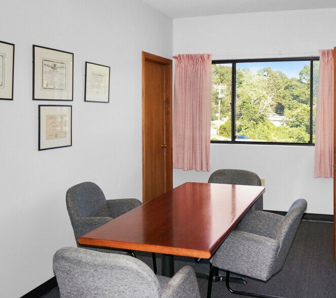 More Photos Of 20 S Anguilla Rd, Pawcatuck Office For Sale