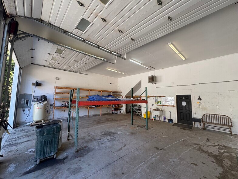 More Photos Of 125 Wason Rd, Hudson Industrial For Lease