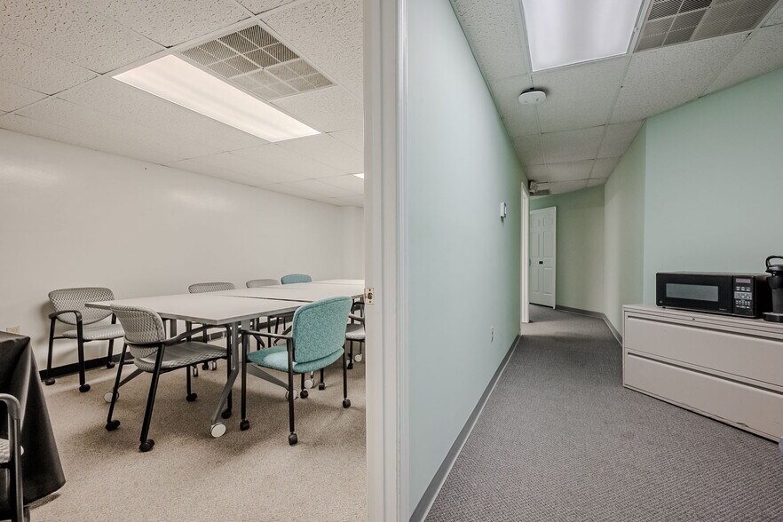 More Photos Of 77 E Main St, Newark Loft Creative Space For Sale