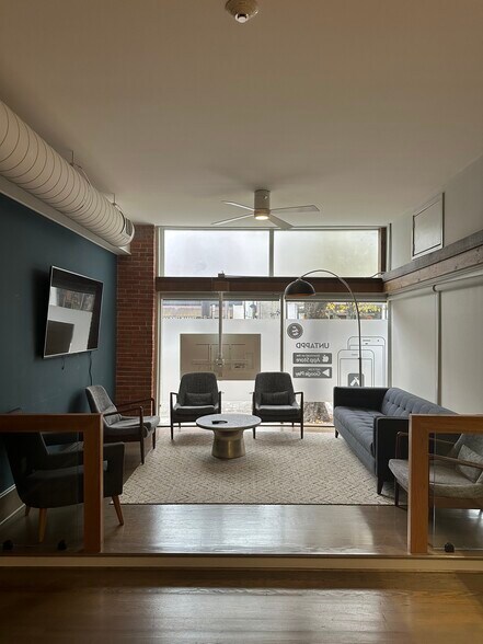 More Photos Of 21 S Front St, Wilmington Office For Lease